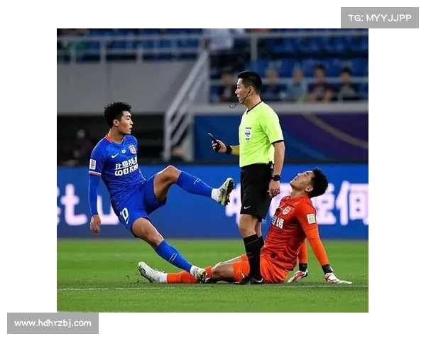 中超裁判服植入传感器实现实时判罚监测提升比赛公正性 中超裁判服植入传感器实现实时判罚监测提升比赛公正性